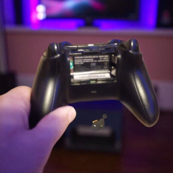 Ready To Play Microsoft Xbox One S 1TB Console Bundle - Picture 4 of 6